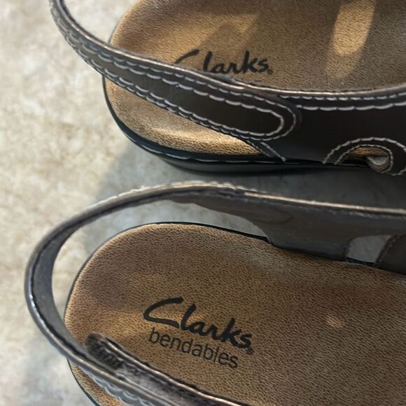CLARKS Bendable Leather Sandals NWOT - Picture 4 of 7
